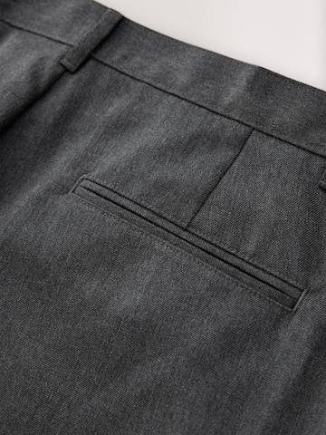 Next Lużny krój Spodnie w kolorze szary