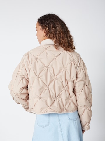 SISTERS POINT Přechodná bunda 'EQA' – béžová