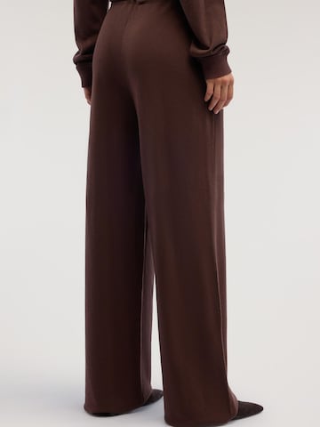 Pantaloni di Trussardi in marrone