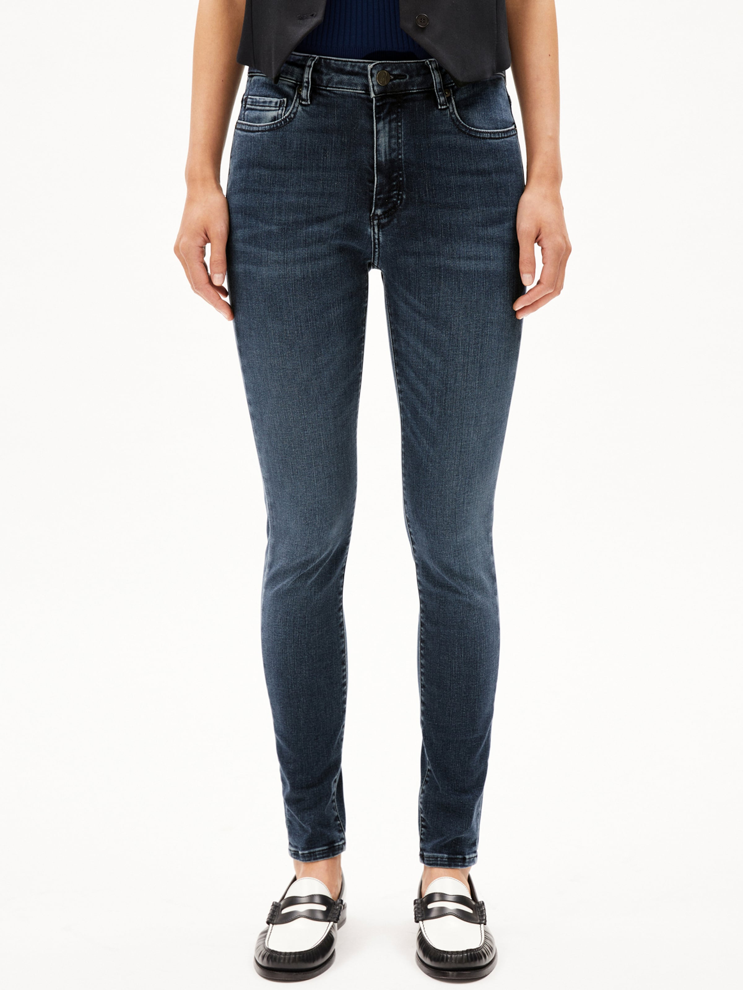Skinny Jeans 'TILLAA' di ARMEDANGELS in blu: frontale