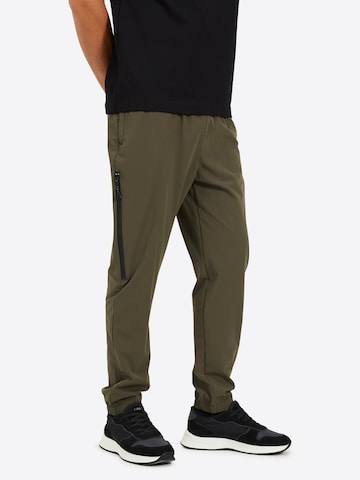 BRAVE SOUL Tapered Bukser i grøn: forside