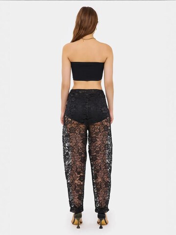 Hiccup - Loosefit Calças com pregas em preto