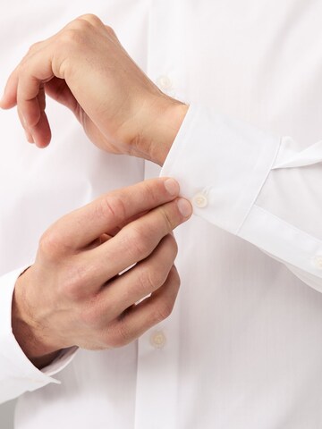 Next - Ajuste regular Camisa en blanco