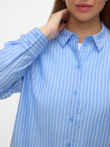 Vero Moda Curve Blouse 'VMCKAJA' in Blue