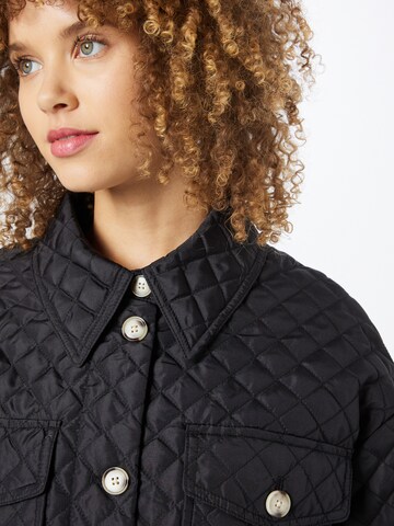 VERO MODA - Chaqueta de entretiempo 'Simone Jolie' en negro