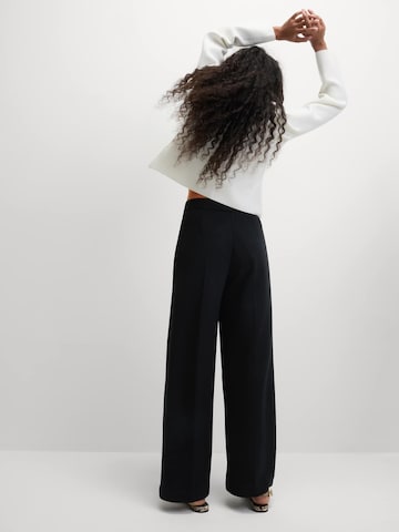 Loosefit Pantaloni di Marks & Spencer in nero