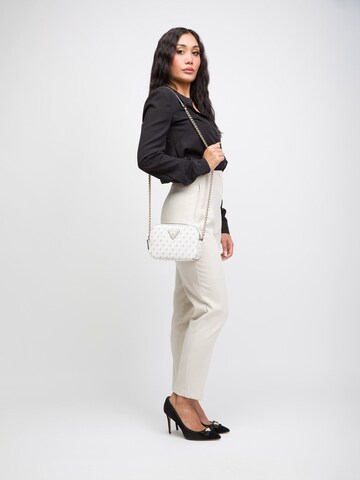 Borsa a tracolla 'Vikky Crossbody Bag Guess' di GUESS in beige: frontale