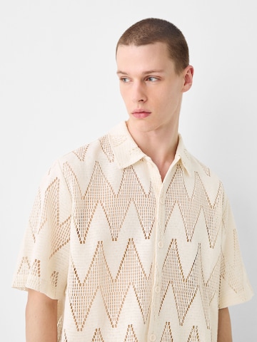 Bershka Klasický střih Košile – béžová