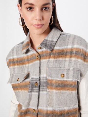 Noisy may Vest in Grey