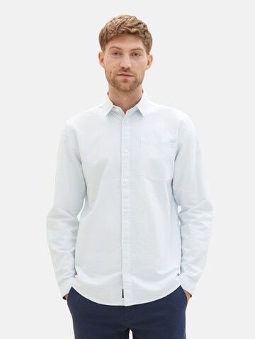 Coupe regular Chemise TOM TAILOR en bleu : devant