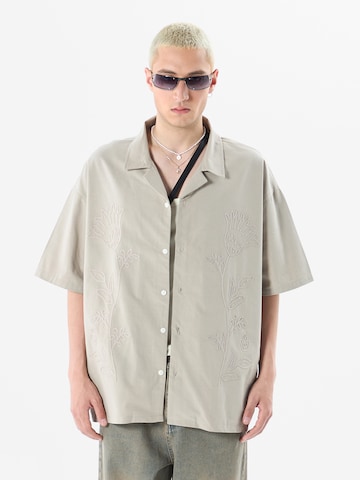 VAMOS CLO Button Up Shirt in Green: front