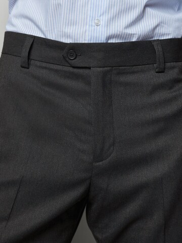 Next - regular Pantalón de pinzas en gris