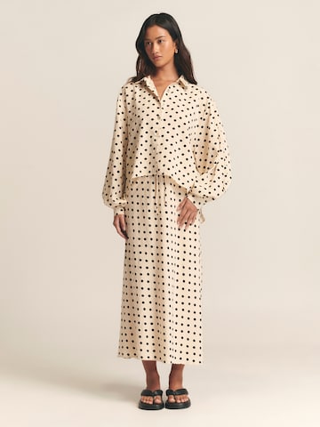 St MRLO Blouse 'Swansea' in Beige: voorkant