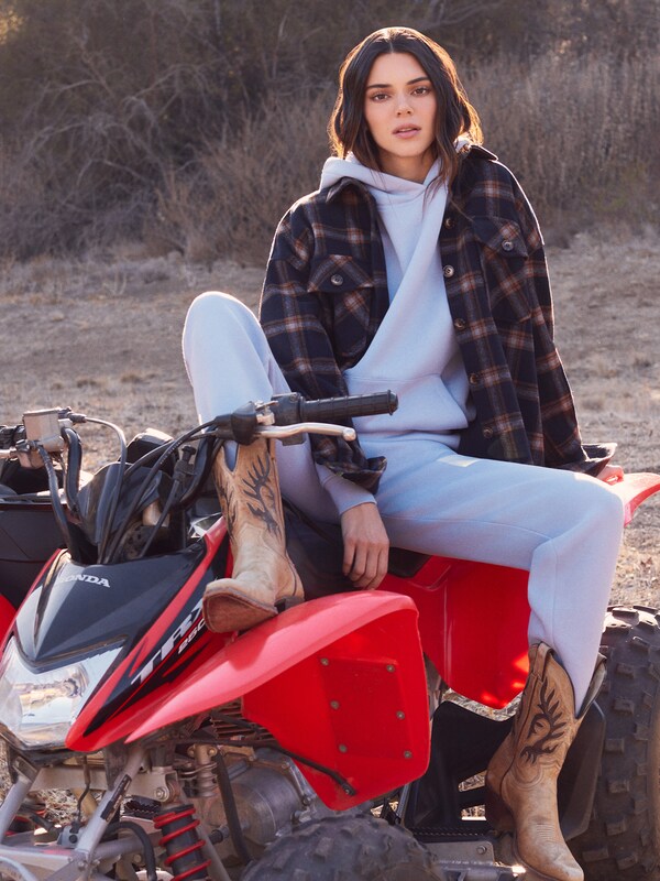 Kendall for ABOUT YOU Blouse 'Jo' in Blue