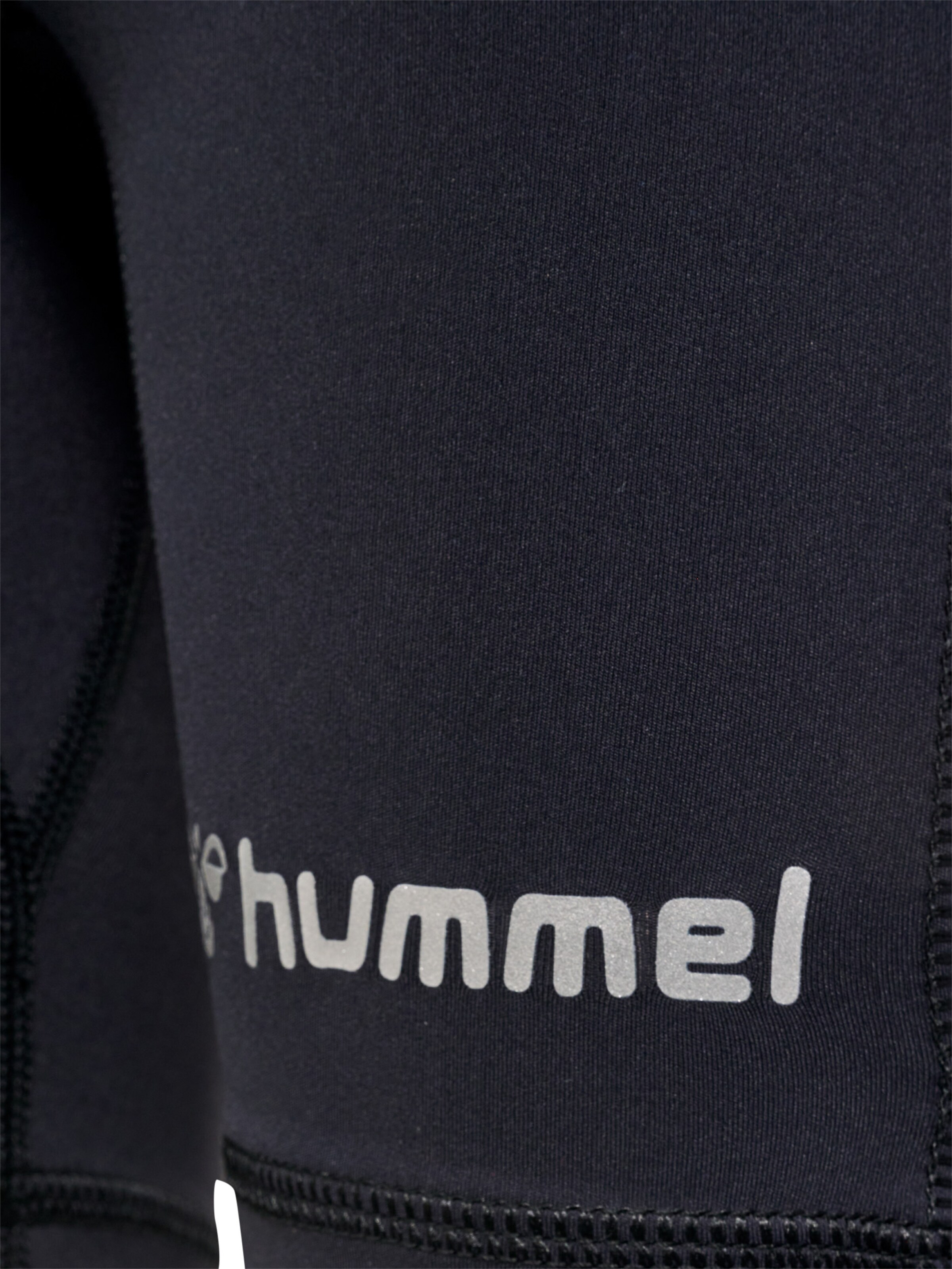 Hummel Skinny Sportshorts in Schwarz