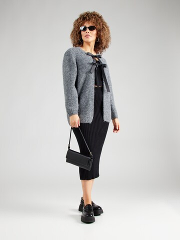 EVOKED Strickjacke 'VIBOWS' in Grau
