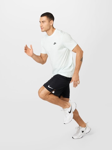 Nike Sportswear Regular Fit T-Shirt 'Club' in Grün