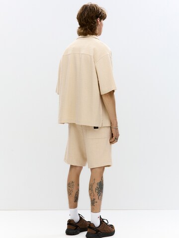 Pull&Bear Comfort Fit Skjorte i beige