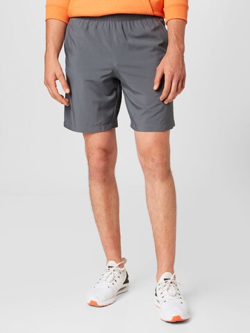 Regular Pantaloni sport de la UNDER ARMOUR pe gri: față