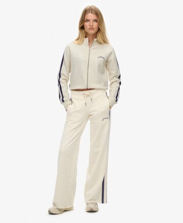 Vestes d’entraînement Superdry en blanc