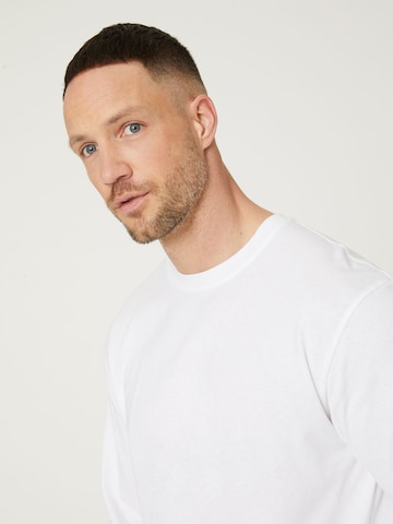 T-Shirt 'Chris' DAN FOX APPAREL en blanc