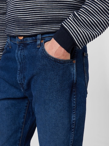 Coupe slim Jean 'LARSTON' WRANGLER en bleu