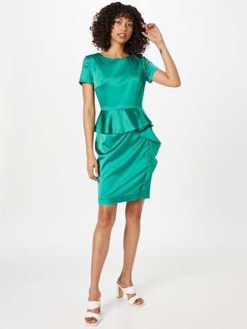 SWING Dress in Green