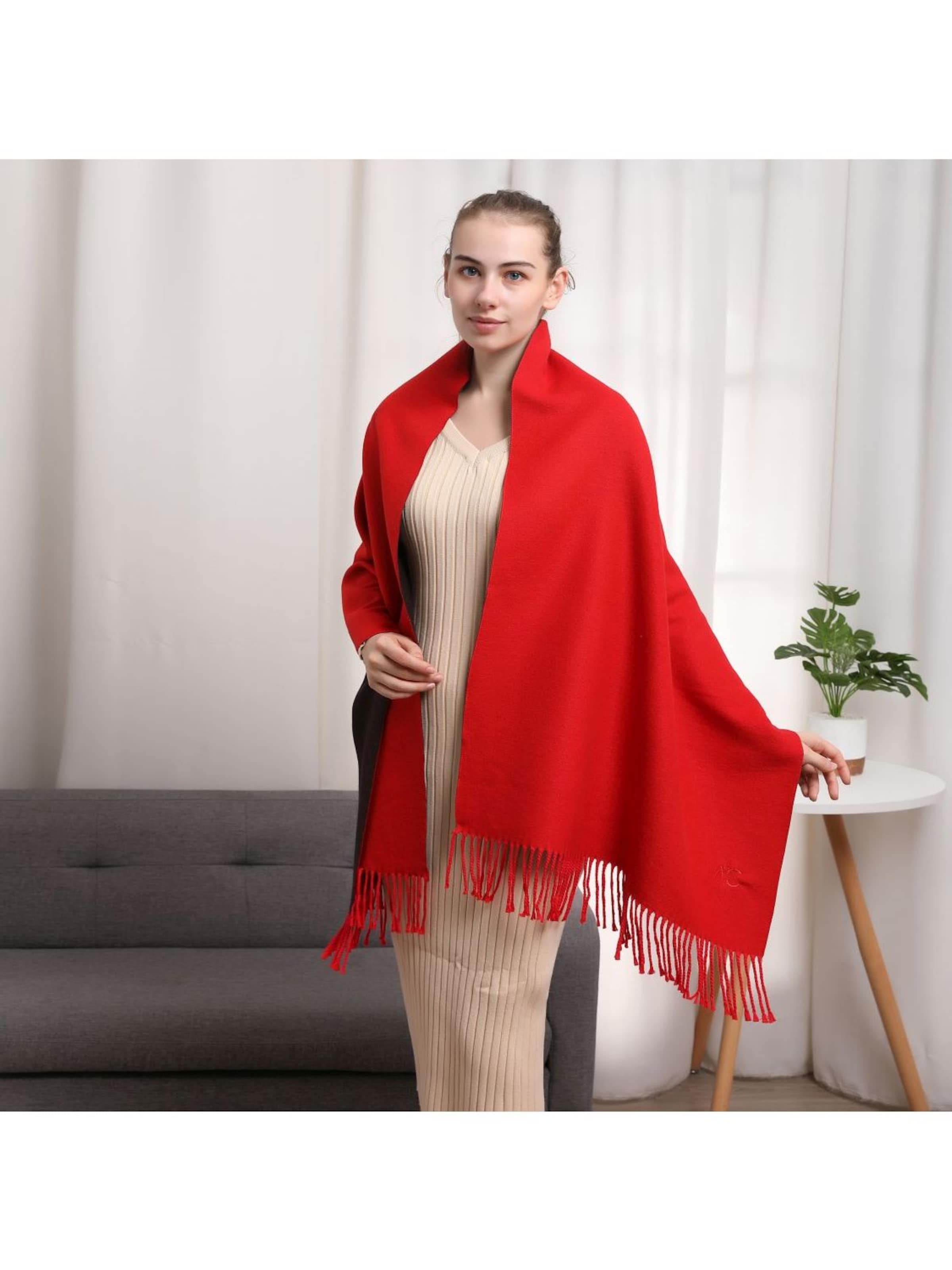 Sciarpa di alberto cabale in rosso