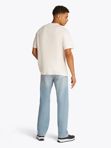 Tricou 'BEACH CLUB' de la Tommy Jeans pe alb: spate