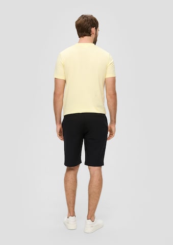 s.Oliver BLACK LABEL Loosefit Shorts in Schwarz: zadná strana