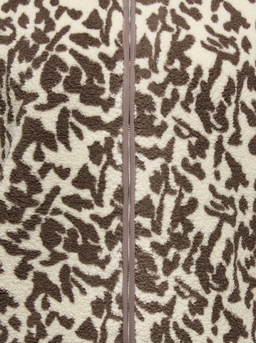 ONLY Carmakoma Fleecejacke in Beige