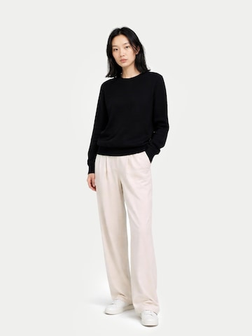 GOBI Cashmere - Jersey 'Women's Essential Cashmere Crewneck Sweater' en negro