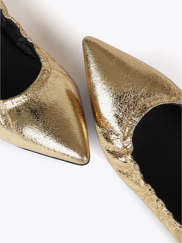Lola Casademunt Ballerinasko i guld