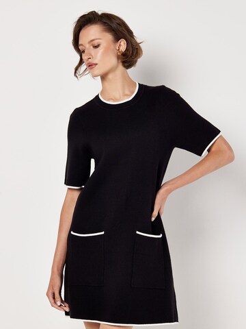 Robe ' ' Apricot en noir : devant