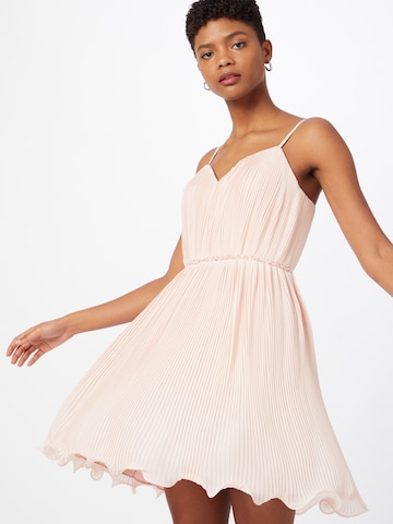 Robe de cocktail Laona en rose : devant