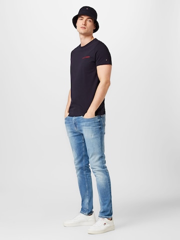 TOMMY HILFIGER T-shirt i blå