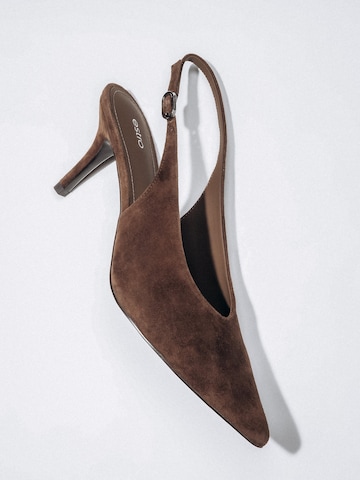Décolleté '25151-2' di Estro in marrone