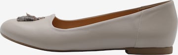 Usha Ballet Flats in Beige: front