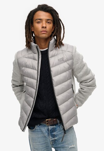 Superdry Tussenjas in Grijs: voorkant