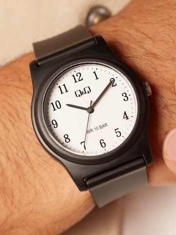 Q&Q Analoog horloge in Zwart