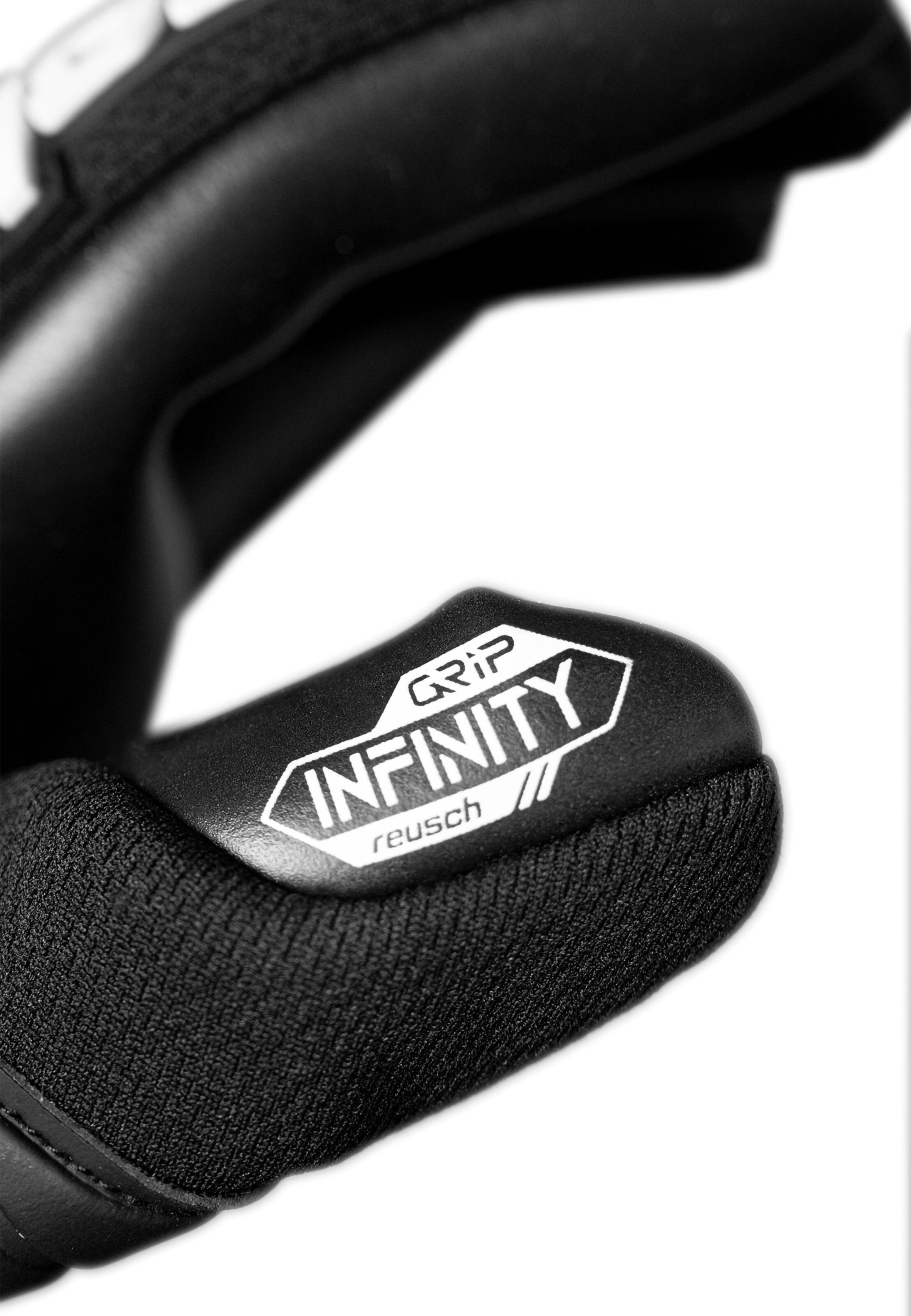 REUSCH Sporthandschoenen 'Attrakt Freegel Infinity' in Zwart