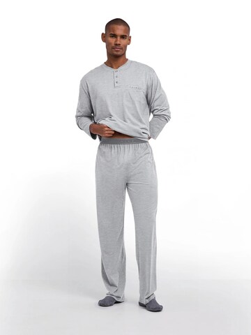 FALKE Regular Workout Pants in Grey