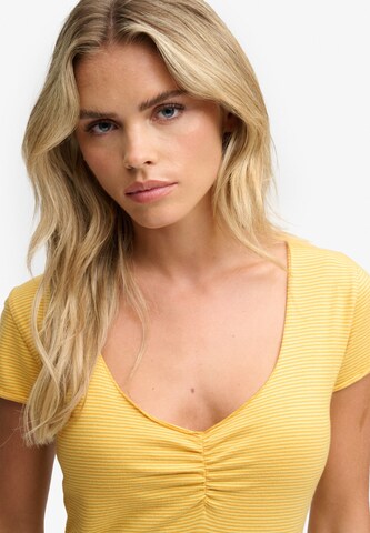 T-shirt 'Athletic Essentials' Superdry & Co en jaune