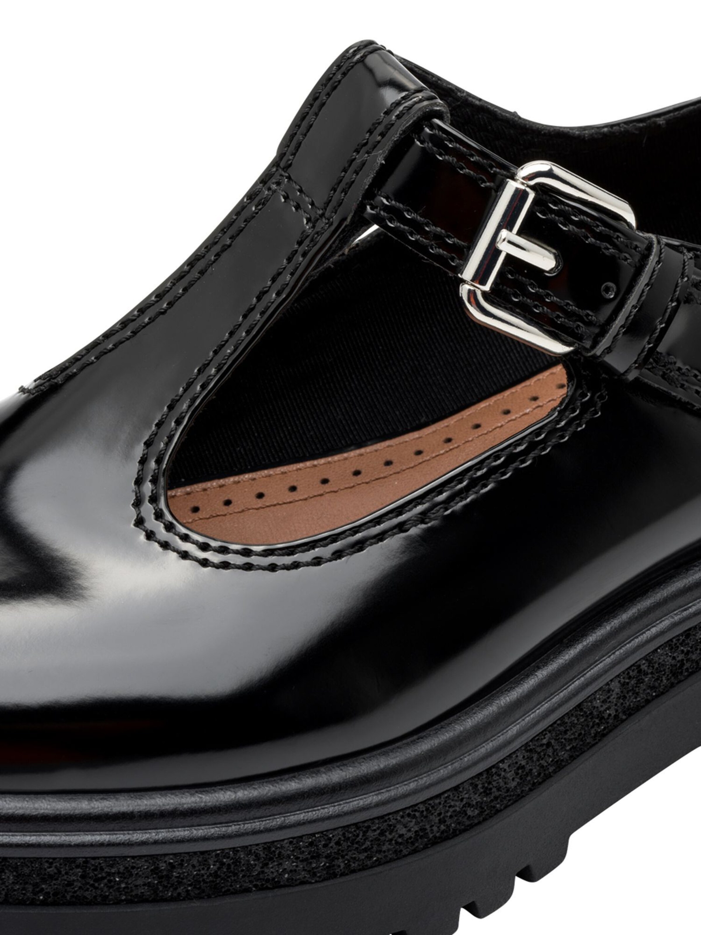 Tamaris Classic Flats in Black