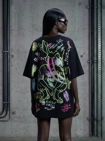 QWX2 Oversized Shirt 'Wolf Hunter' in Black