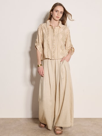 Apricot Blouse ' ' in Grijs