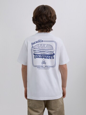 Tricou de la Scalpers pe alb