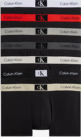 Boxeri de la Calvin Klein Underwear pe negru: față