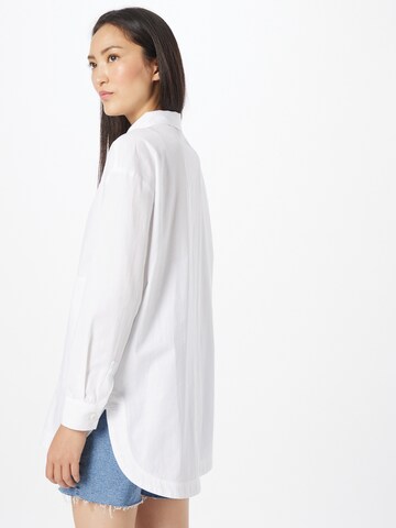 Cartoon - Blusa en blanco