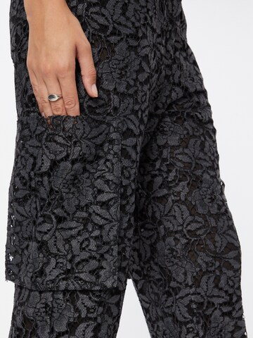 Tapered Pantaloni cu buzunare 'ALVA' de la Copenhagen Muse pe gri